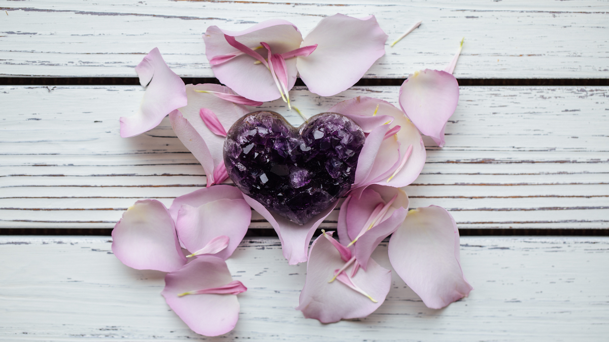 Holding Space for the Heart ~ Working with Crystals to Navigate Grief, Bereavement and Loss